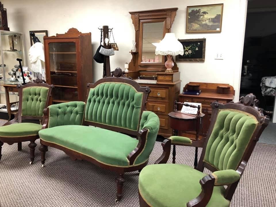 Black Hawk Antiques & Fiber Arts